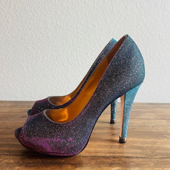 Badgley Mischka Humbie IV Iridescent Sparkle Peep-Toe 4.5” High Heels. Size 7. - Picture 11 of 11